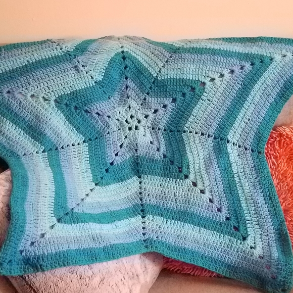 Handmade Crochet Blue Star Blanket - Picture 1 of 2